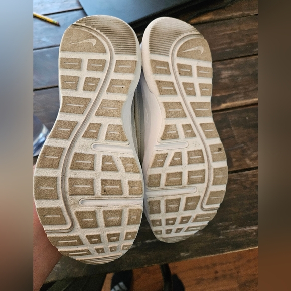 Women's Nike Air Max - Picture 8 of 10